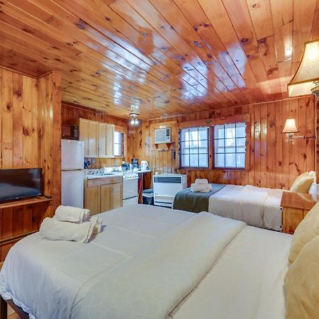 Апартаменты Cozy Laconia Studio With Pool Access - 2 Mi To Lake! Экстерьер фото