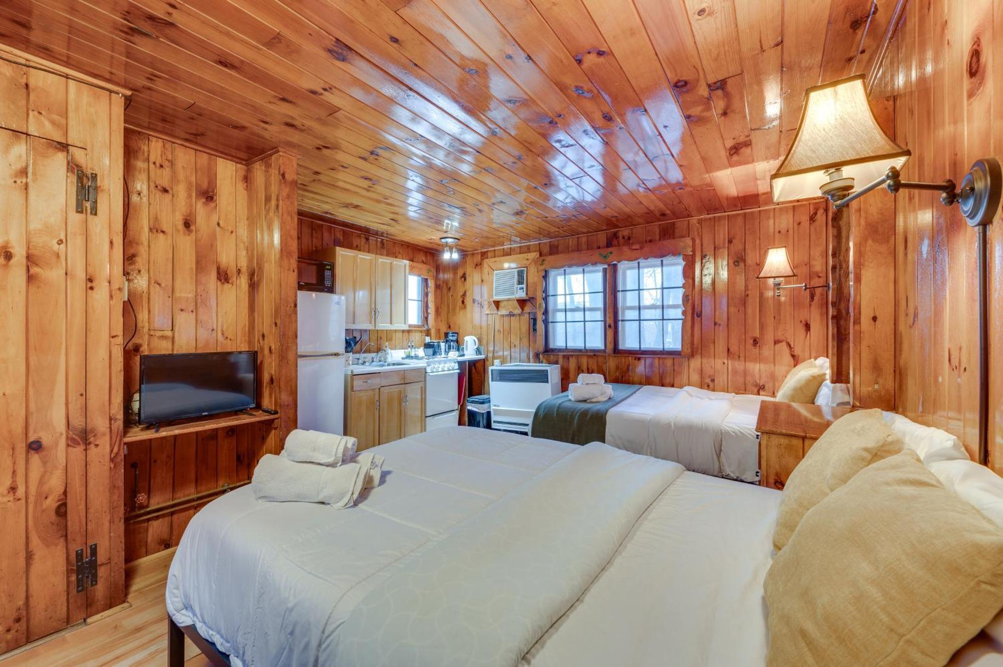 Апартаменты Cozy Laconia Studio With Pool Access - 2 Mi To Lake! Экстерьер фото