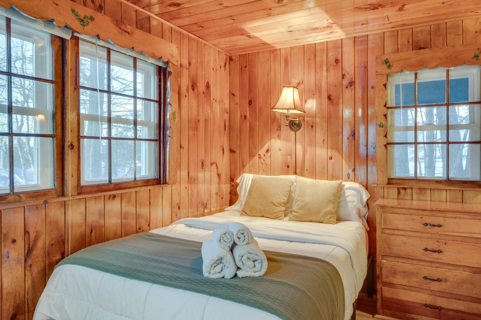 Апартаменты Cozy Laconia Studio With Pool Access - 2 Mi To Lake! Экстерьер фото