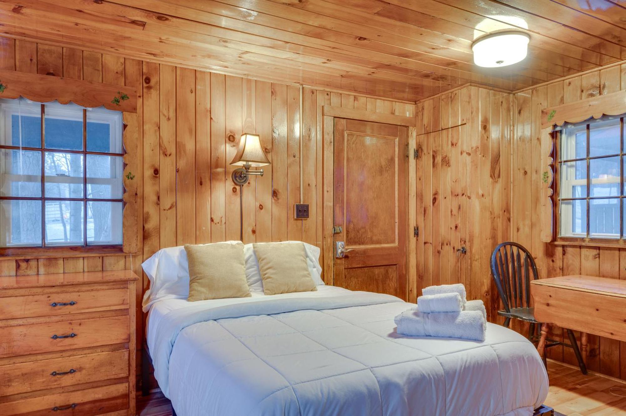 Апартаменты Cozy Laconia Studio With Pool Access - 2 Mi To Lake! Экстерьер фото