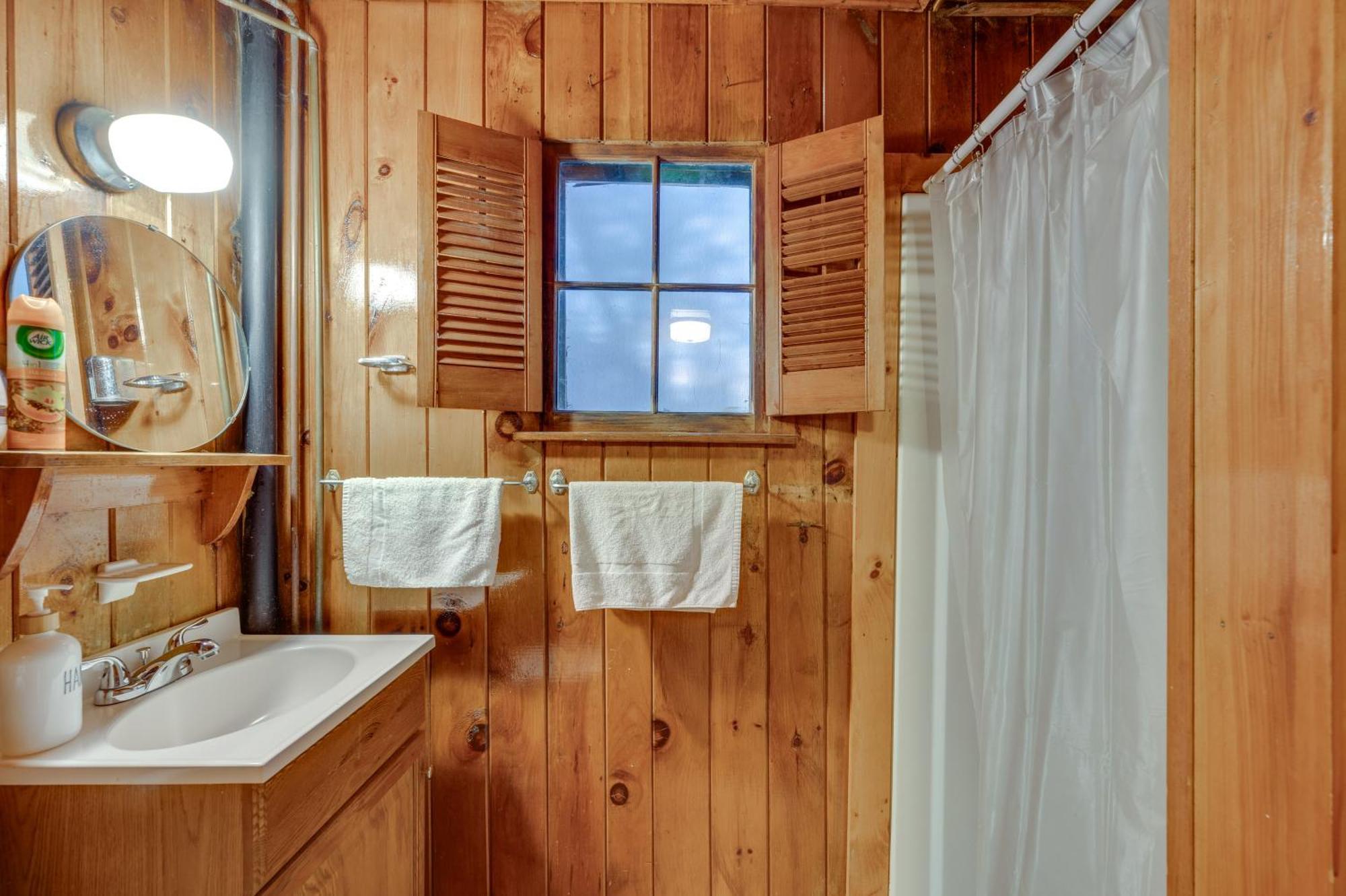Апартаменты Cozy Laconia Studio With Pool Access - 2 Mi To Lake! Экстерьер фото