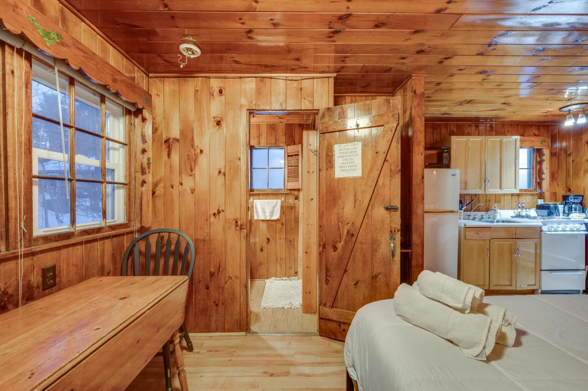 Апартаменты Cozy Laconia Studio With Pool Access - 2 Mi To Lake! Экстерьер фото